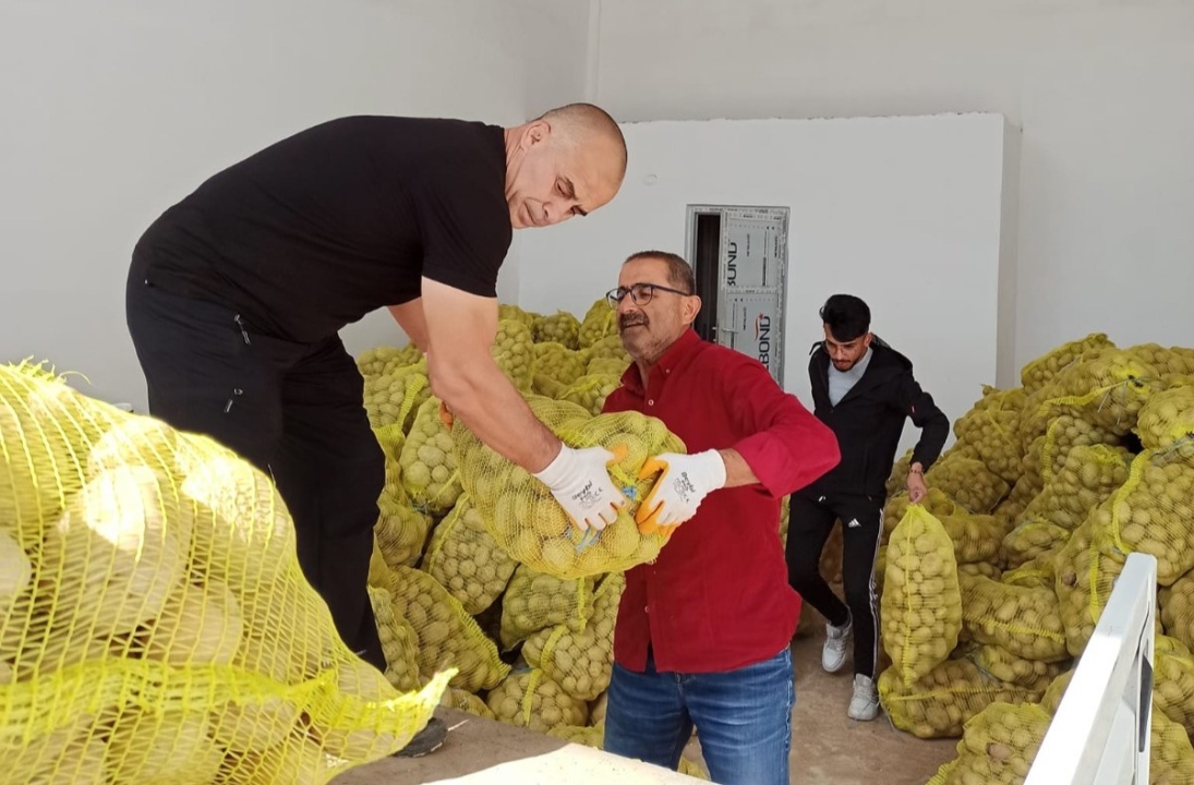 Yetim Eli Derneği, Niğde'de 60 ton patates dağıttı