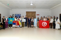 Yunus Emre Enstitüsü Yaz Okulu Öğrencilerinden Niğde Valiliği’ne Ziyaret