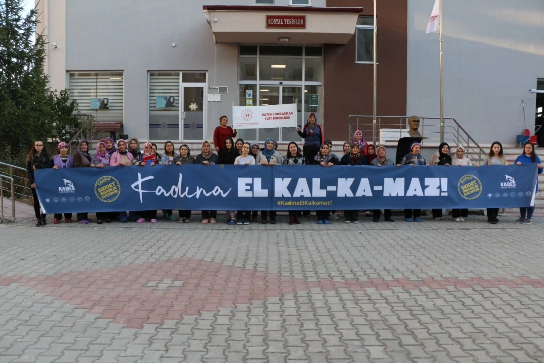 Yurt Öğrencilerinden ‘Kadına El Kalkamaz’ Mesajı
