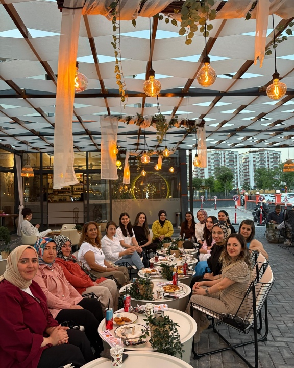 ZB Akademi'de Mezuniyet Coşkusu ve Yeni Dönem Hazırlığı